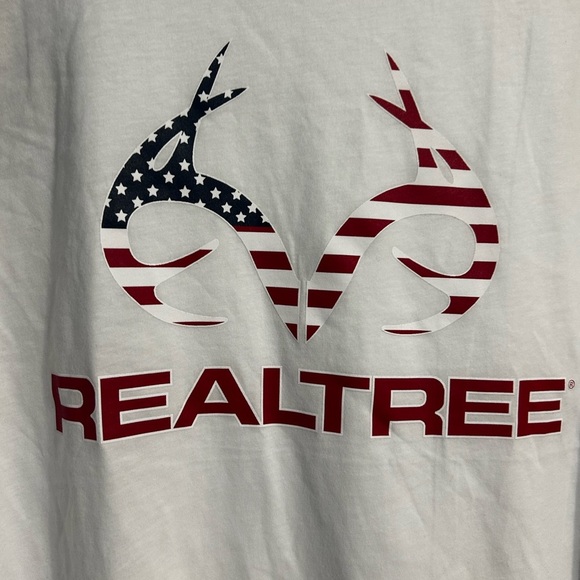 Men’s large Realtree Black and White Raglan t-shirt.NWT‎. Hurting shirt. - Picture 3 of 8